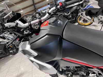 Aprilia Tuareg 660 Hailstrom White disponible aussi en 35 KW (2025) - Photo 8