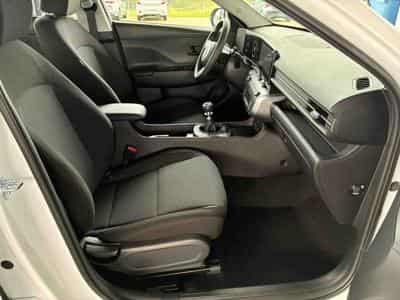 Hyundai Kona 1.0 T-GDI 101 Confort (2025) - Photo 11