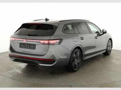 VW Passat Variant 2.0 TDI 142 kW 4Motion R-Line (2026) - Photo 2