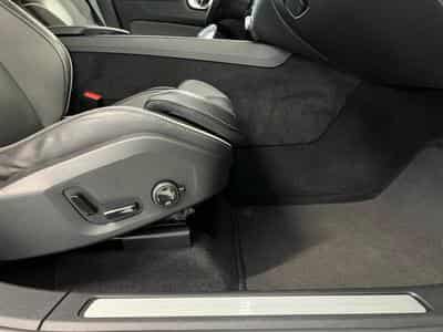 Volvo XC60 Ultimate Dark (2023) - Photo 11