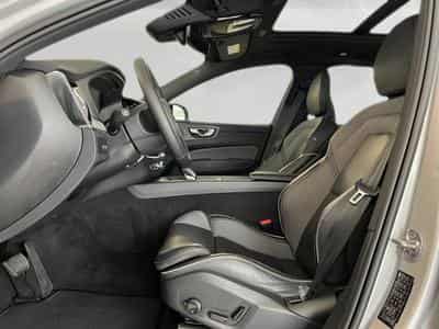 Volvo XC60 Ultimate Dark (2023) - Photo 9