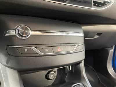 Peugeot 308 1.5 BLUEHDI 130 EAT8 ACTIVE GPS CARPLAY (2021) - Photo 9