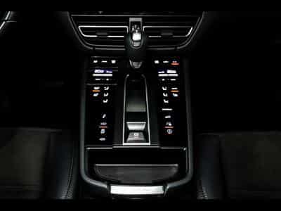 Porsche Macan III GTS PDK – VOLCANO GREY (2021) - Foto 15