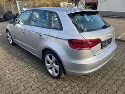 Audi A3 AUDI A3 NAVI XENON MFL TEMPOMAT BII XENON (2015) - Photo 10