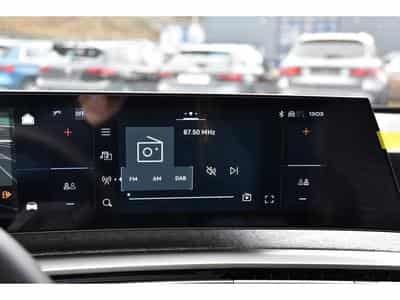 Peugeot 3008 1.2 Hybrid 145 Allure e-DSC6 ACC CAM360 JA19 NEUF (2025) - Foto 11