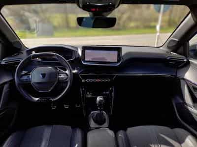 Peugeot 208 GT (2025) - Photo 10
