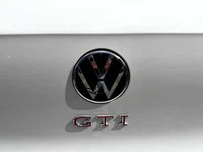 VW Golf GTI CLUBSPORT BLACK STYLE IQ.DRIVE 19" R-LINE (2022) - Photo 14