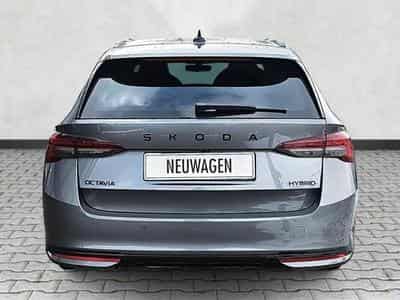 Skoda Octavia 1.5 TSI mHEV 110 kW Sportline (2025) - Photo 6