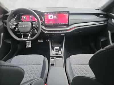 Skoda Octavia 1.5 TSI mHEV 110 kW Sportline (2025) - Photo 11