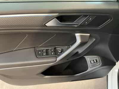 VW Tiguan Allspace+R-Line+DSG+Black-Style+Pano+AHK (2024) - Foto 14