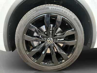 VW Tiguan Allspace+R-Line+DSG+Black-Style+Pano+AHK (2024) - Foto 8