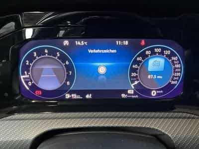 VW Golf R-Line+BVM+Navi+LED (2023) - Photo 11