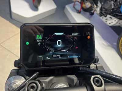 Yamaha MT09 Y-AMT (2026) - Foto 9