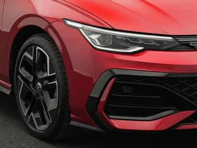 VW Golf VIII 1.5 eTSI R-Line (2025) - Photo 7