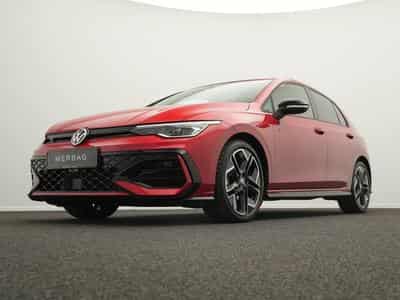 VW Golf VIII 1.5 eTSI R-Line (2025) - Photo 8