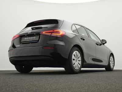 Mercedes A 180 Kamera+MBUX+LED+SHZ (2019) - Foto 11