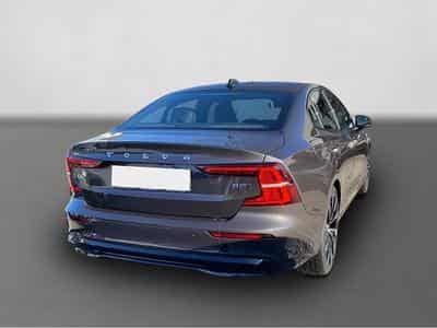 Volvo S60 (2023) - Photo 3