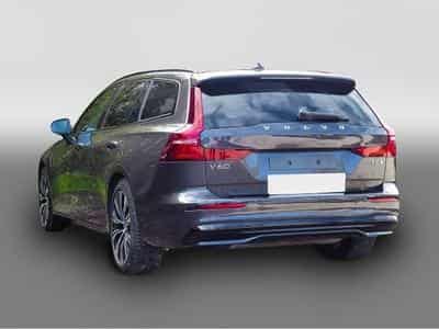 Volvo V60 (2024) - Photo 2