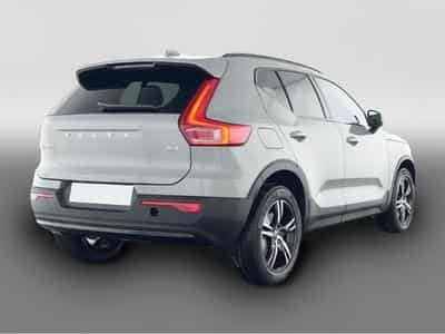 Volvo XC40 (2025) - Photo 2