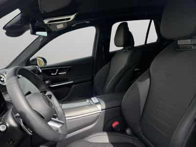 Mercedes GLC 220 d 4MATIC AMG LINE / Premium + / Diesel (2025) - Foto 9