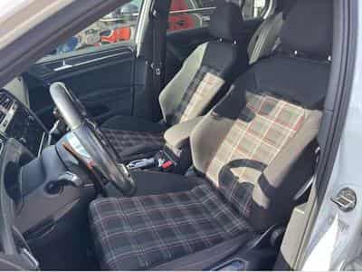 VW Golf Golf GTI Performance 300 PS 2.0 TSI OPF DSG (2019) - Photo 9