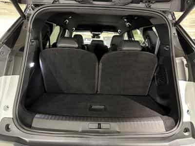 Peugeot 5008 1.2 HYBRID 136 e-DSC6 GT (2026) - Photo 12