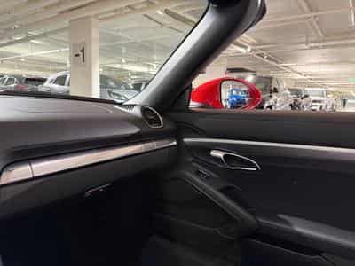 Porsche Boxster 718 (2026) - Photo 9