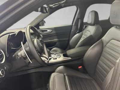 Alfa-Romeo Giulia 2.0 TB 280 Q4 Veloce AUTO (2026) - Photo 3