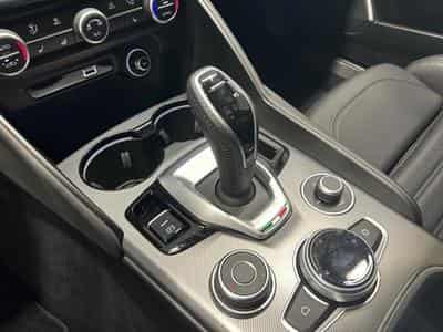 Alfa-Romeo Giulia 2.0 TB 280 Q4 Veloce AUTO (2026) - Photo 9