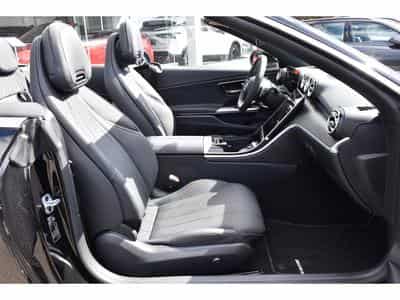 Mercedes CLE 200 AMG Line 9G-Tronic MEMO VENT DISTR CAM360 SIDE AIRSCARF 1°M. (2025) - Photo 9