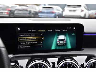 Mercedes A 200 AMG Line 7G DISTRONIC KEYLESS CAM NIGHT MIDLINE 1° MAIN (2023) - Photo 13