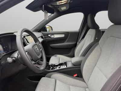 Volvo XC40 B3 Plus Dark / Essence (2025) - Foto 9