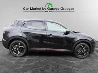 Alfa-Romeo Junior Ibrida Speciale 1.2 VGT (2025) - Photo 2