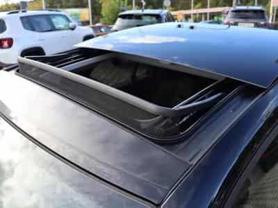 Jeep Avenger Summit e-Hybrid 1.2 (2025) - Photo 11