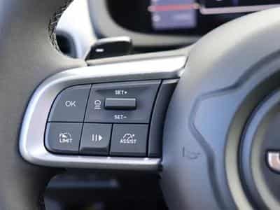 Jeep Avenger Summit e-Hybrid 1.2 (2025) - Photo 15