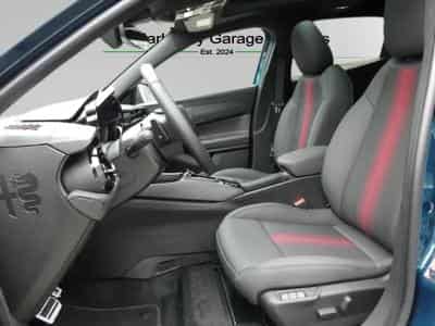 Alfa-Romeo Junior Ibrida 1.2 VGT Q4 (2026) - Photo 13