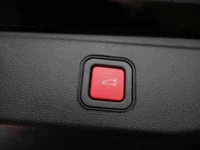 Jeep Avenger OVERLAND 1.2 4xe HYBRID (2025) - Photo 11