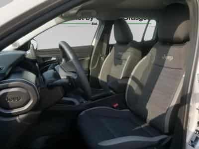 Jeep Avenger LONGITUDE e-Hybrid 1.2 (2025) - Photo 12