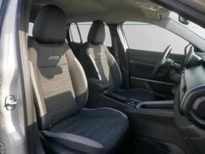 Jeep Avenger LONGITUDE e-Hybrid 1.2 (2025) - Photo 15