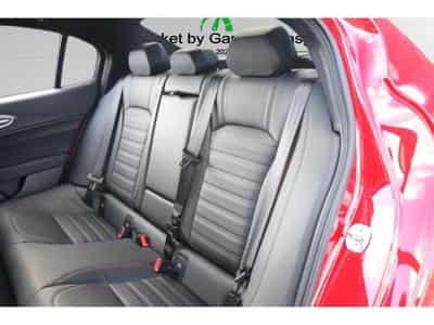 Alfa-Romeo Giulia COMPETIZIONE 2.0 TURBO (2023) - Photo 14