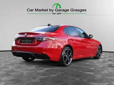 Alfa-Romeo Giulia COMPETIZIONE 2.0 TURBO (2023) - Photo 3