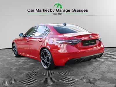 Alfa-Romeo Giulia COMPETIZIONE 2.0 TURBO (2023) - Photo 5