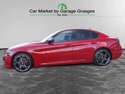 Alfa-Romeo Giulia COMPETIZIONE 2.0 TURBO (2023) - Photo 6
