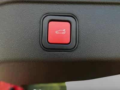 Alfa-Romeo Junior Ibrida Speciale 1.2 VGT (2025) - Photo 11