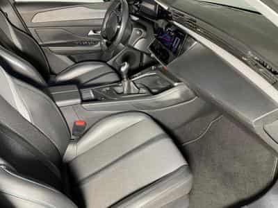 Peugeot 308 1.5 BlueHDI 130 ALLURE GPS CARPLAY (2022) - Photo 10