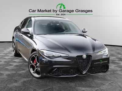 Alfa-Romeo Giulia COMPETIZIONE 2.0 TURBO (2023) - Photo 1
