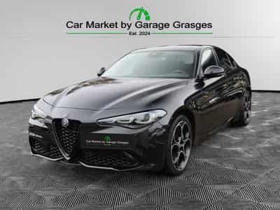 Alfa-Romeo Giulia COMPETIZIONE 2.0 TURBO (2023) - Photo 7