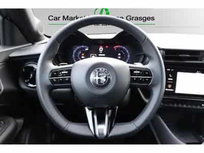 Alfa-Romeo Junior Ibrida Speciale 1.2 VGT (2025) - Photo 14