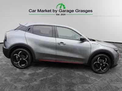 Alfa-Romeo Junior Ibrida Speciale 1.2 VGT (2025) - Photo 2