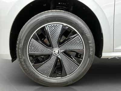 Skoda Kamiq Monte-Carlo+BVM+Pano+LED (2025) - Foto 8